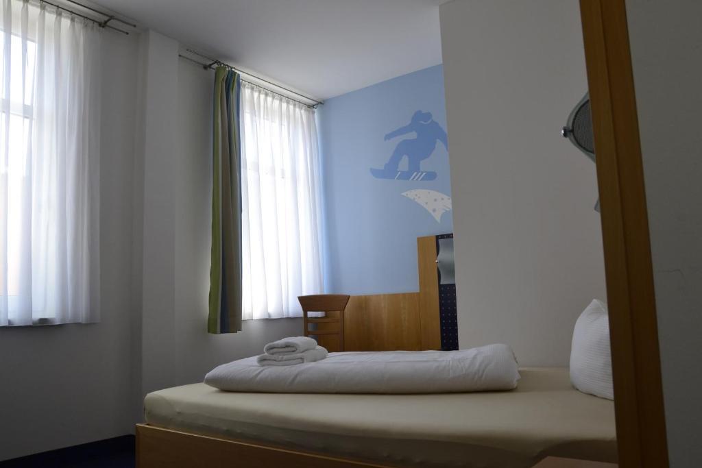 Outdoor Inn Sporthotel Steinach Steinach  Zimmer foto