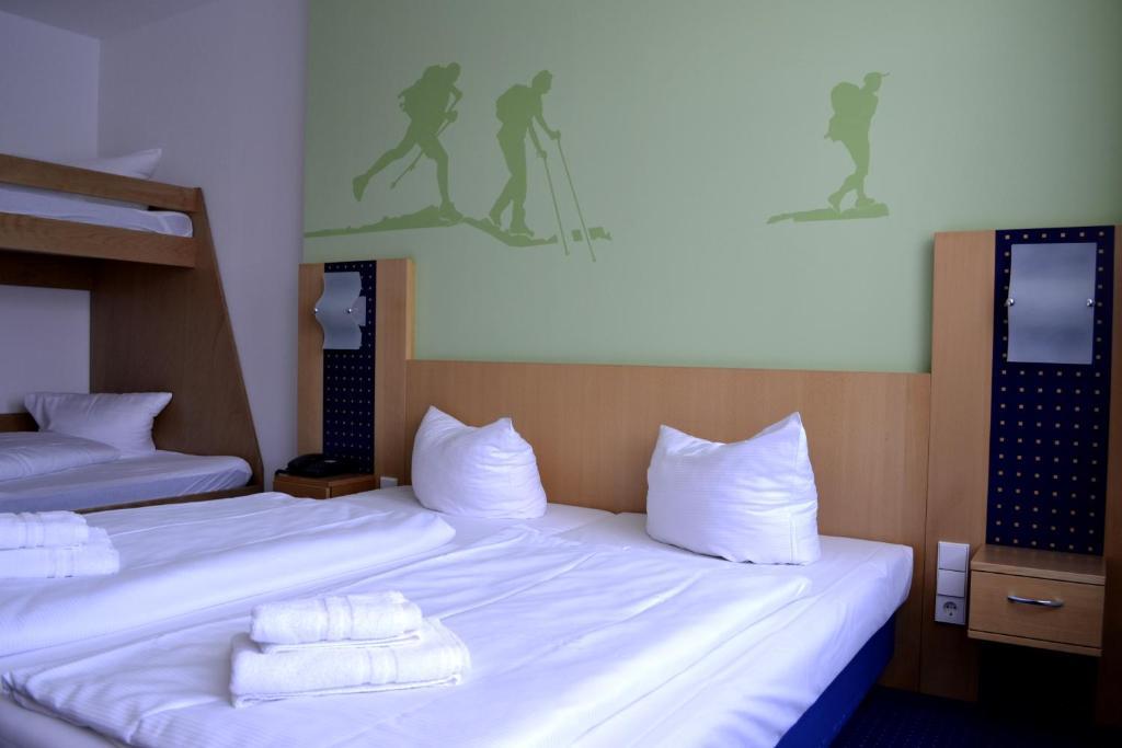 Outdoor Inn Sporthotel Steinach Steinach  Zimmer foto
